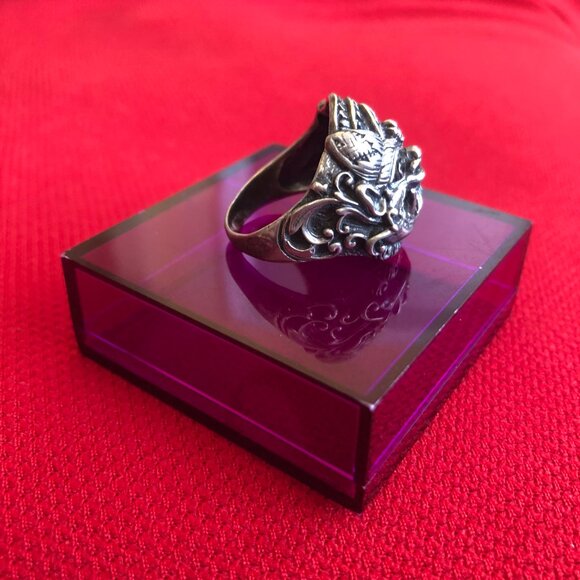 Striking Handcrafted Sterling Silver & Onyx Ring from Indonesia - Picture 5 of 9